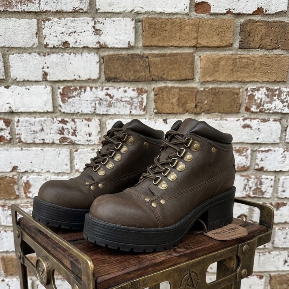 VTG 90s Fashion Bug 🤎Chunky Platform Boots Brown Hiker Grunge Y2K Gorpcore 8.5 - Picture 1 of 10